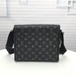 Louis Vuitton Bag Messenger District Monogram Eclipse - Image 3