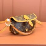 Shoulder Bag Louis Vuitton Nano Diane Monogram LVW033 - Image 5