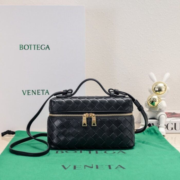 Bottega Veneta Vanity Case Intrecciato BV001 - Image 1