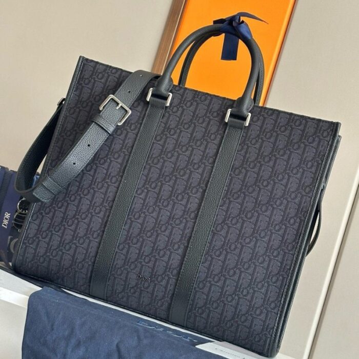 Christian Dior East-West Tote Bag DO069 - Image 11