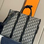 Christian Dior East-West Tote Bag DO069 - Image 2