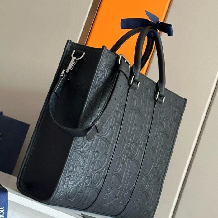 Christian Dior East-West Tote Bag DO069 - Image 25