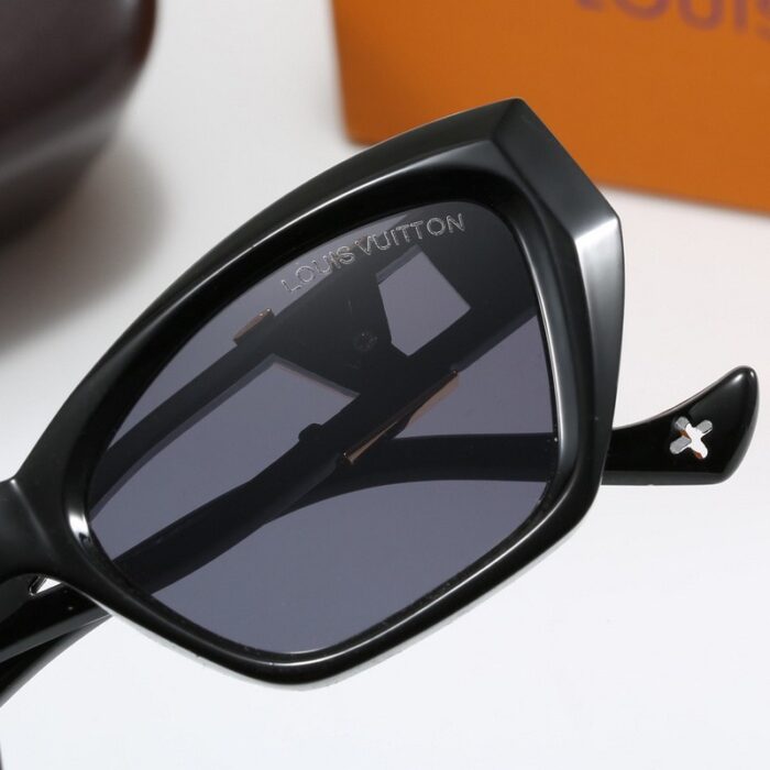 Sunglasses Louis Vuitton LVW071 - Image 5