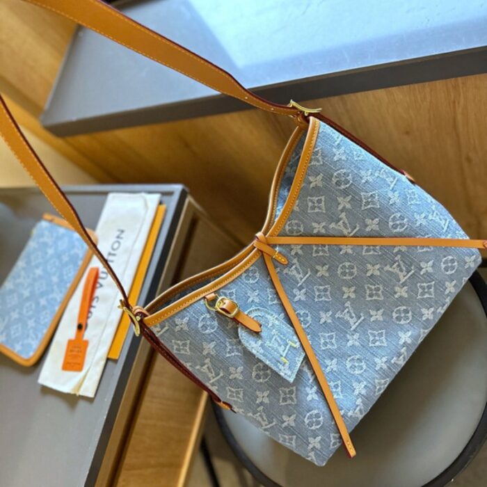 Louis Vuitton CarryAll PM Bag LV264 - Image 1