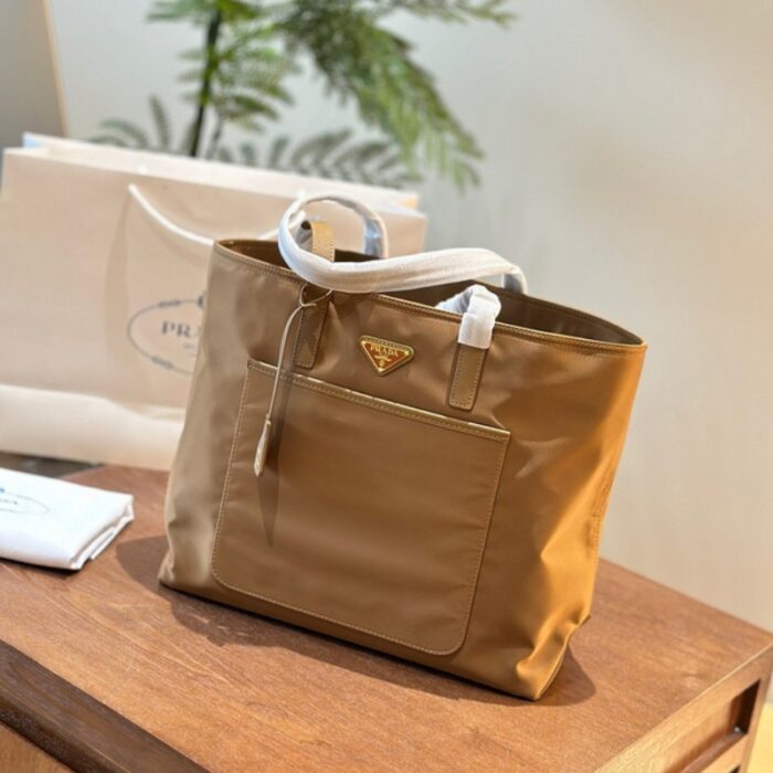 Prada Re-Edition 1978 Tote Bag PD095 - Image 1