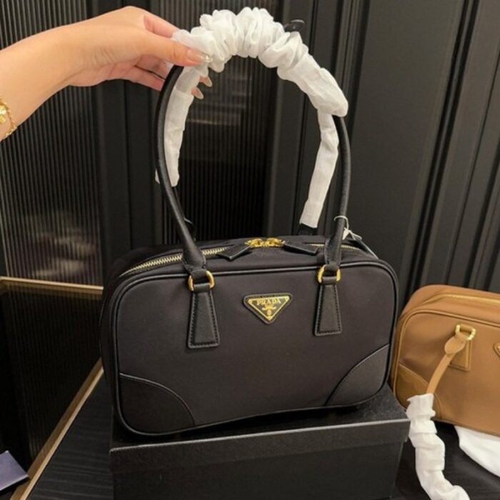 Prada Re-Edition 1978 Tote Bag PD099 - Image 1