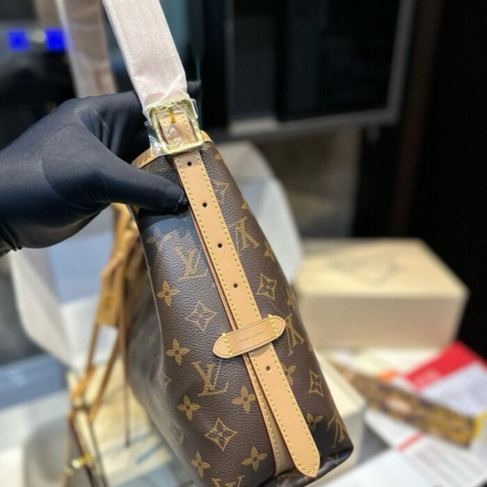 Louis Vuitton  CarryAll MM Monogram Bag LV266 - Image 3
