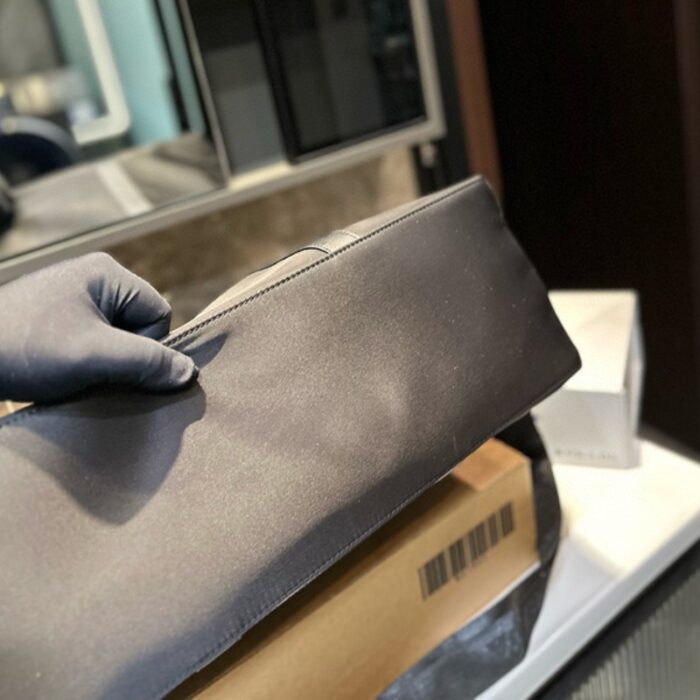 Prada Nylon Travel Bag PD090 - Image 3