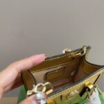 Gucci Diana Mini Bag Metallic Golg GC207 - Image 5