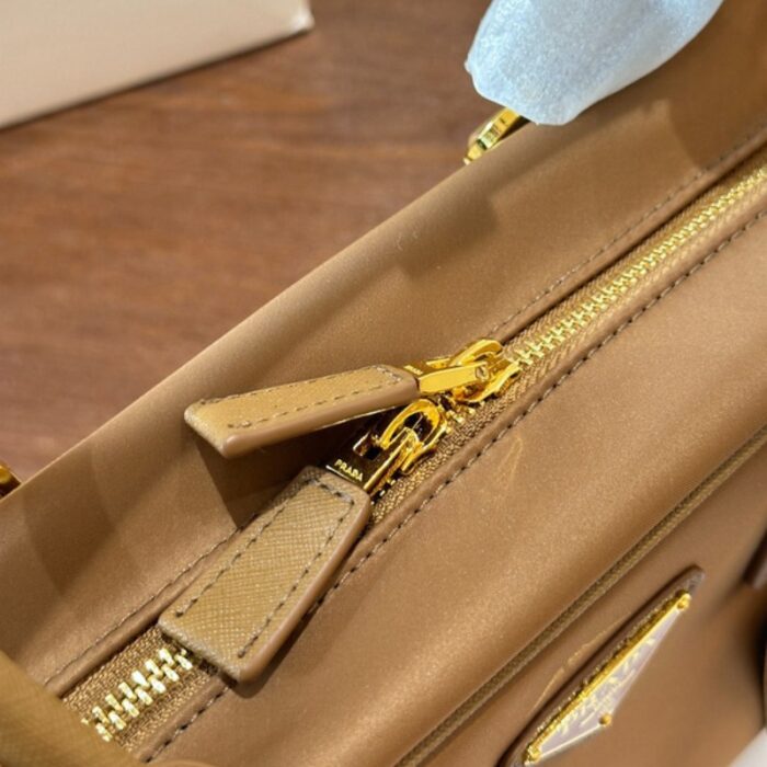 Prada Re-Edition 1978 Tote Bag PD101 - Image 5
