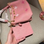 Louis Vuitton Bundle Tote Bag LV261 - Image 6