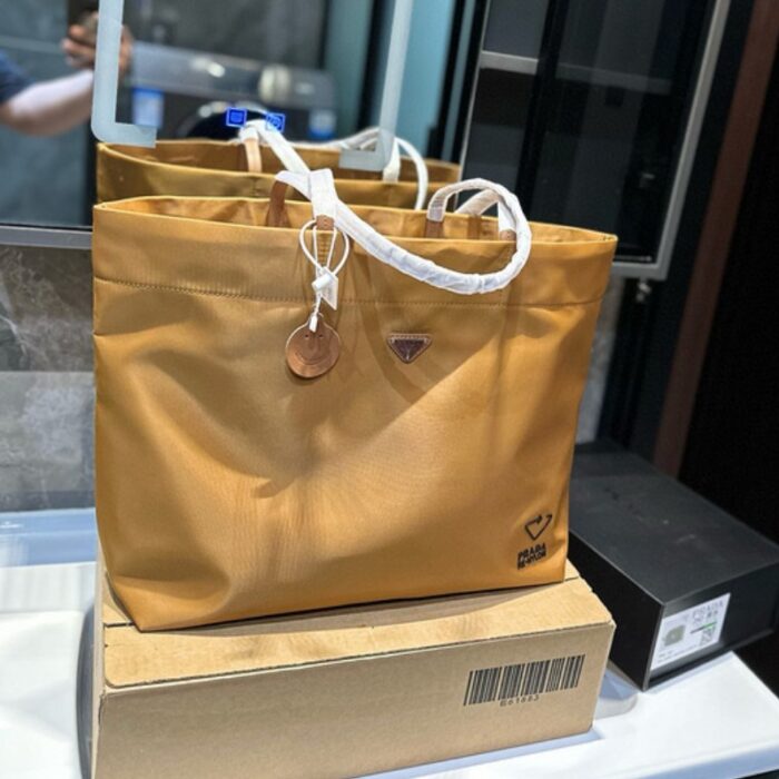 Prada Nylon Tote Bag PD079 - Image 7